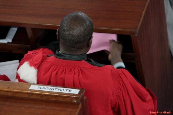 Un magistrat dans une salle d'audience au Sénégal