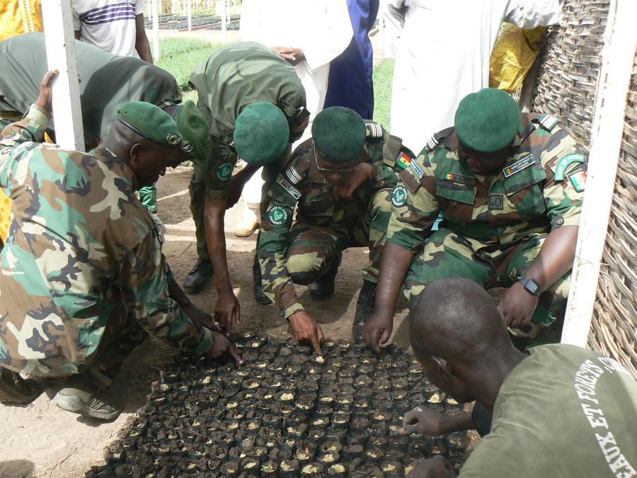 Tamba  Le Directeur des Eaux et Forêts en tournée Pépinière régionale XËYU NDAW ÑI Colonel Major Baïdy Bâ