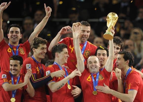 Iniesta et les Espagnols célèbrent leur triomphe en Coupe du monde © AFP