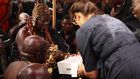 Restitution de 7 objets royaux pillés pendant la colonisation au Ghana