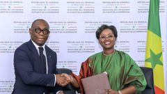Président de la BOAD, Serge Ekué, et la ministre sénégalaise de l’Economie, du Plan et de la Coopération, Oulimata Sarr.