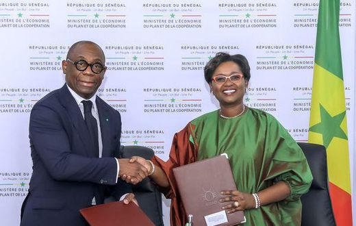 Président de la BOAD, Serge Ekué, et la ministre sénégalaise de l’Economie, du Plan et de la Coopération, Oulimata Sarr.