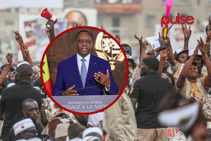 Vignette-Macky-Sall-bain-de-foule