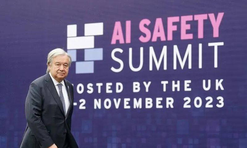 Antonio Guterres, Secrétaire général des Nations Unies, lors du premier sommet mondial sur l'Intelligence artificielle (IA) organisé par le Royaume-Uni jeudi 2 novembre 2023.
