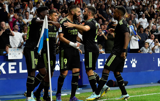 Benzema et ses coéquipiers jubilent après son premier but
