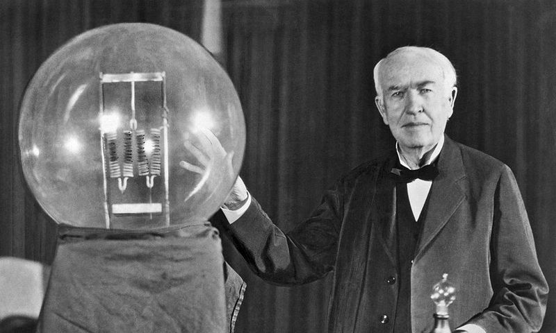 Thomas Edison and the light bulb [GettyImages]