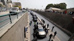 Le véhicule d'Ousmane Sonko sur la corniche le 16 février 2023