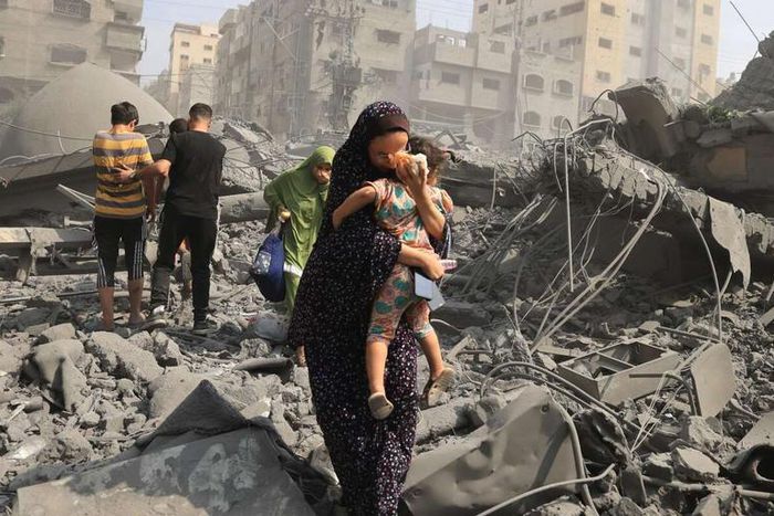 l’Etat hébreu impose un « siège complet » à la bande de Gaza