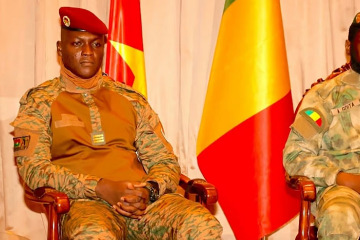 ors de la rencontre entre Ibrahim Traoré et Assimi Goïta à Bamako, le 2 novembre 2022 © Présidence du Faso