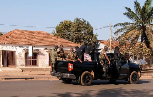 Des-militaires-Bissau-guinéens