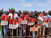 Burkina-Faso-Des-milliers-de-personnes-reclament-une-nouvelle-constitution-en-soutien-au-capitaine-Ibrahim-Traore