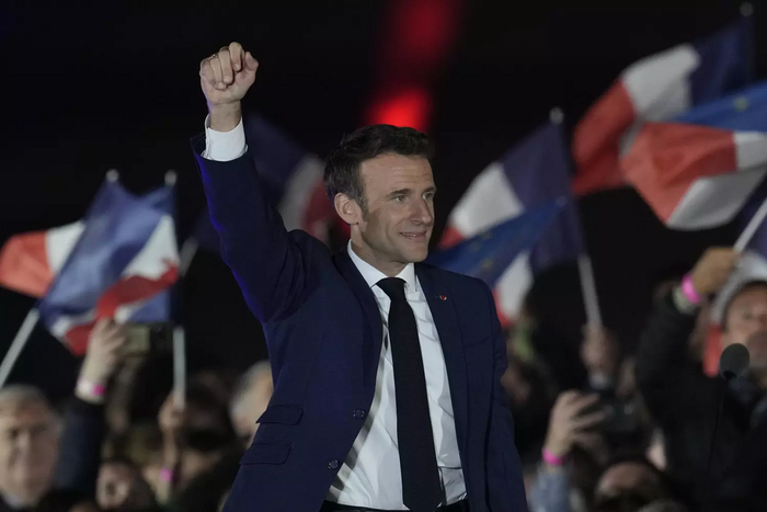 Emmanuel Macron au Champ de mars le 24 avril 2022