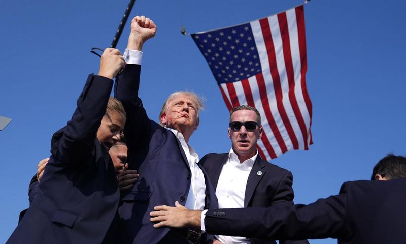 donald-trump-a-ete-blesse-a-l-oreille-photo-sipa-ap-evan-vucci-