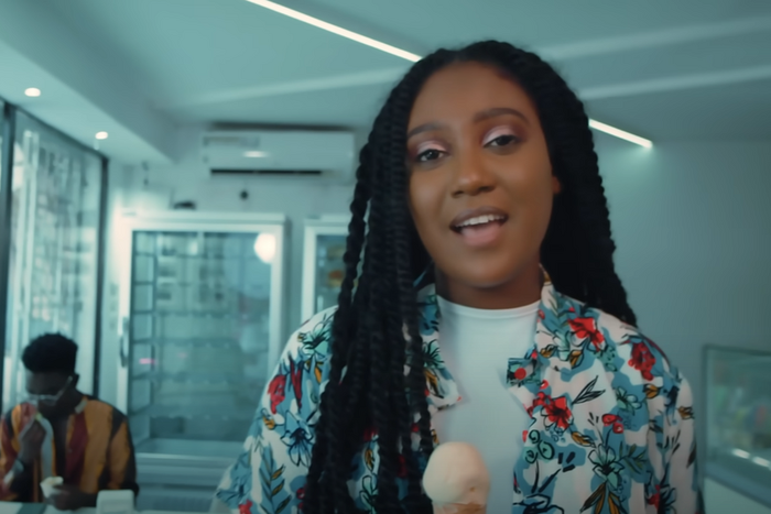 Capture d’écran du clip 'Xalé bi' d'Amira Abed