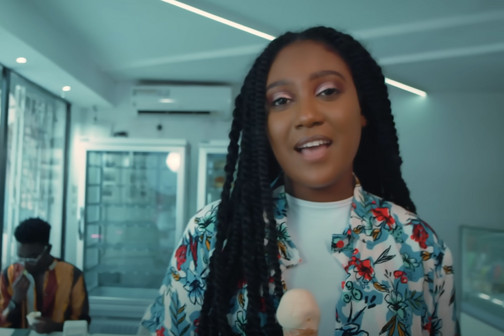 Capture d’écran du clip 'Xalé bi' d'Amira Abed