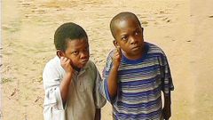 Chinedu Ikedieze et Osita Iheme dans 'Aki na Ukwa' [YouTube]