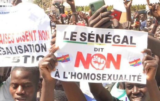 Manifestation-contre-l 'homosexualité-au-Sénégal à la place de la nation