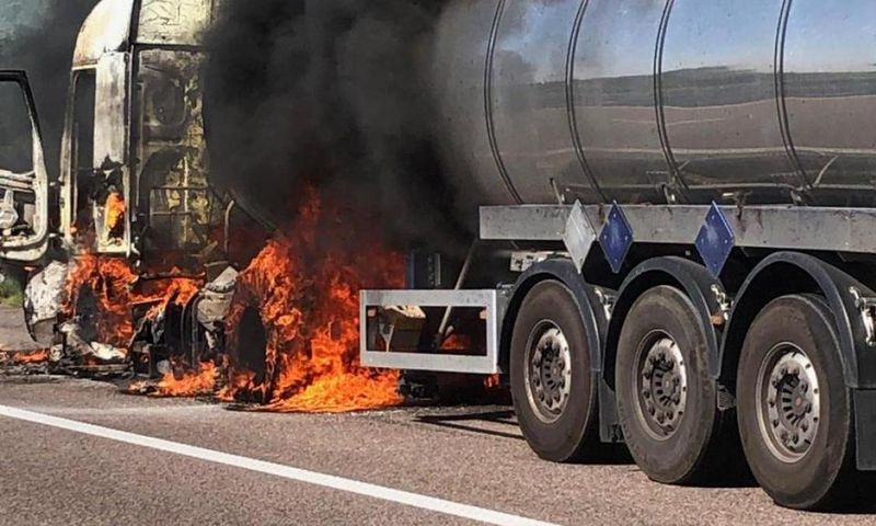 Camion citerne brulé