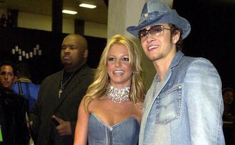 Britney-spears-et-justin-timberlake-en-2001-aux-american-music-awards