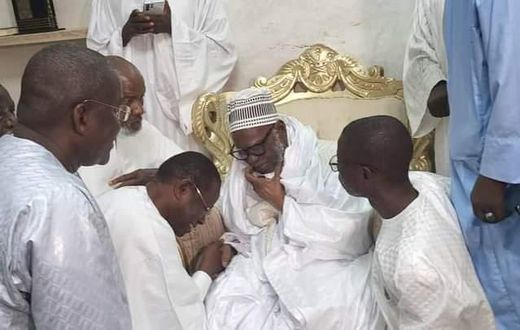 Pape Diop en visite chez le Khalif Général des Mourides ce Mercredi