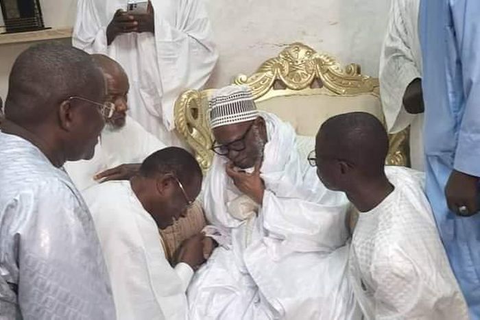 Pape Diop en visite chez le Khalif Général des Mourides ce Mercredi