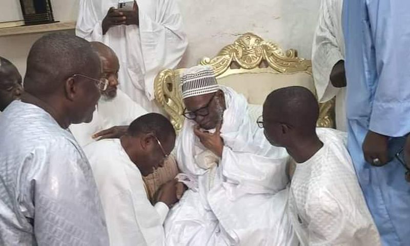Pape Diop en visite chez le Khalif Général des Mourides ce Mercredi