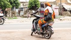 Les moto-taxis Jakarta sont un moyen de transport très prisé dans la région de Kaolack | Photo Paul DIACK