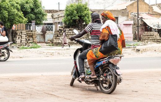 Les moto-taxis Jakarta sont un moyen de transport très prisé dans la région de Kaolack | Photo Paul DIACK