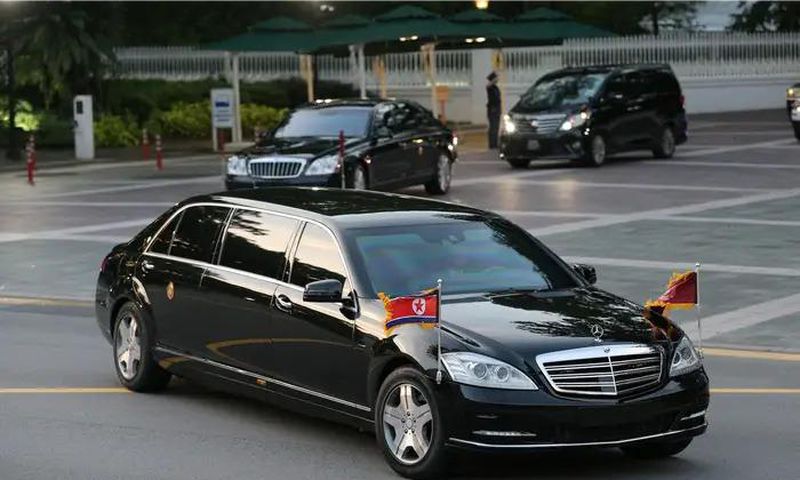 Garde-Pullman-Mercedes-Benz-S600-de-Kim-Jong-Un-REUTERS-Athit-Perawongmétha