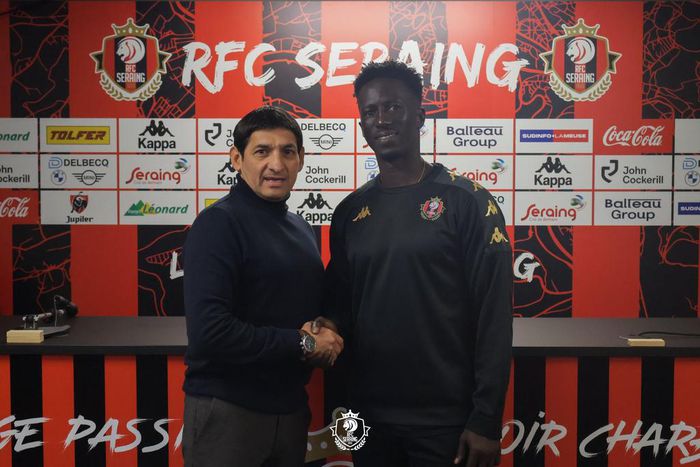 Signature contrat RFC Seraing et Mbaye Leye