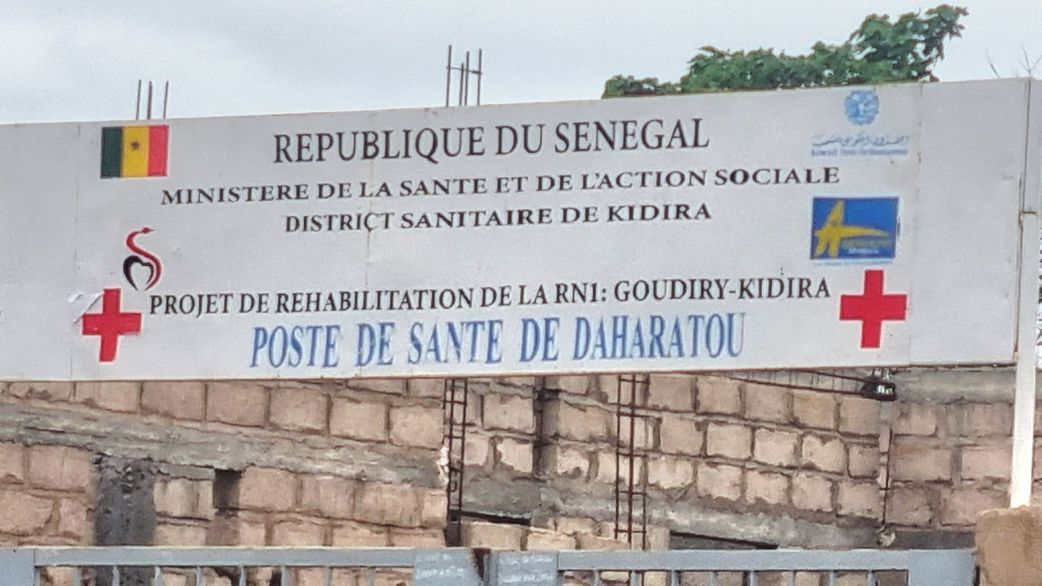 Mariage à 13 ans, accouchement sous un bâtiment menaçant ruine, un tricycle ambulance : immersion au Poste de santé de Daharatou