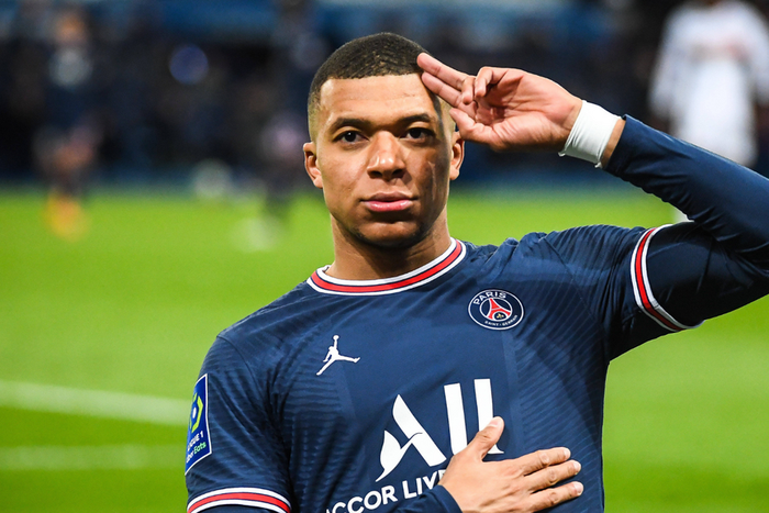 Kylian Mbappe offers  a glimmer of hope for PSG stay