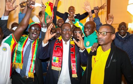Le président Macky Sall célèbre la victoire du Sénégal à la CAN 2021