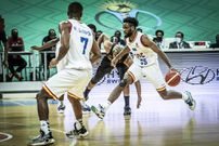 Joel Ntambwe avec la balle