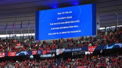 Des supporters sont restés bloqués à l'entrée et le coup d'envoi du match a été retardé de plus de 30 minutes