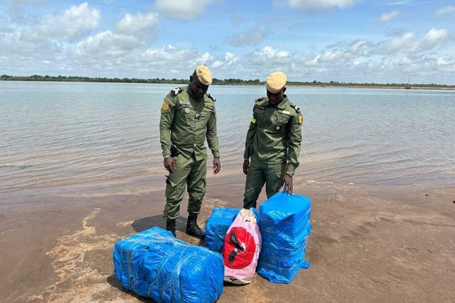 drogue saisie sur une pirogue