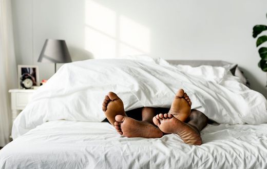couple dans un lit