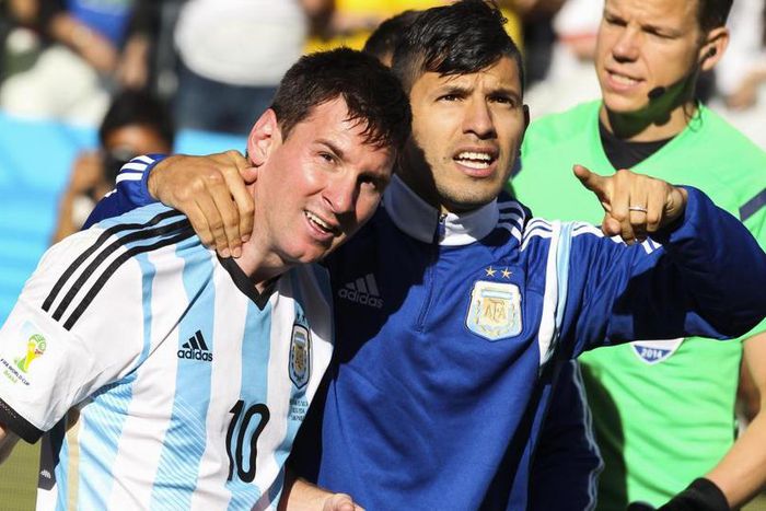 Aguero vilipende les médias francais