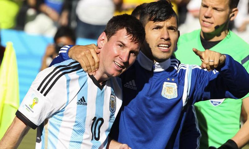 Aguero vilipende les médias francais
