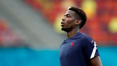 Le milieu de terrain français Paul Pogba