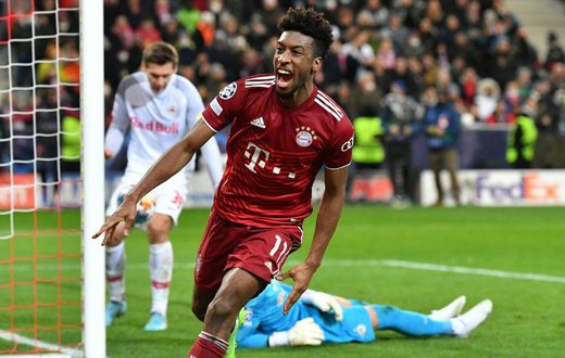 Kingsley Coman's late goal saved a 1-1 draw for Bayern Munich away to Salzburg in the Champions League last 16