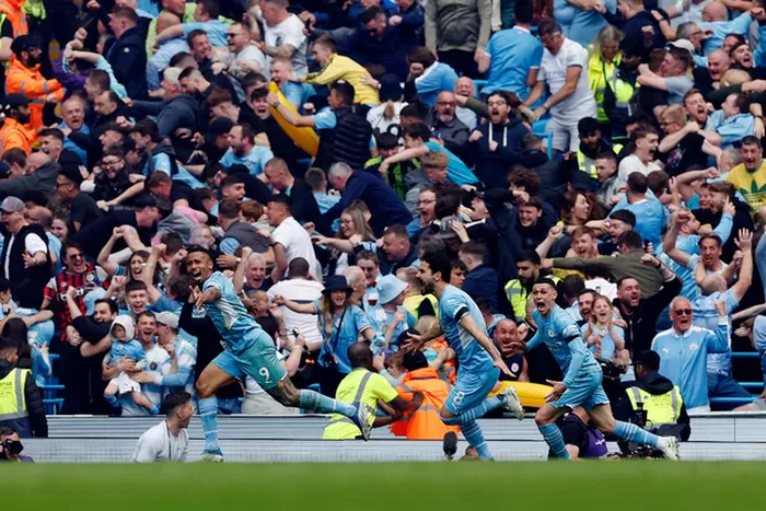 Manchester City est champion d'Angleterre 2022 après une remontada face à Aston Villa (2-3)