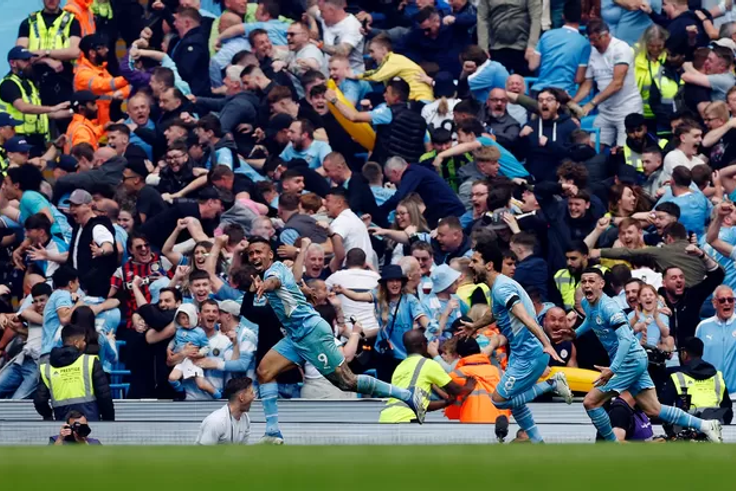 Manchester City est champion d'Angleterre 2022 après une remontada face à Aston Villa (2-3)