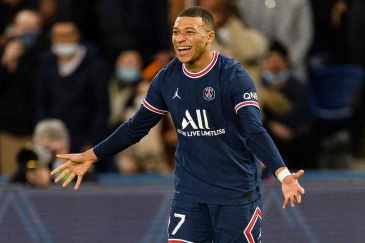 Mbappé célébrant le but victorieux face au Réal Madrid