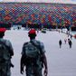 des-militaires-surveillent-l-entree-du-stade-olembe-de-yaounde-le-7-janvier-2022 6338824