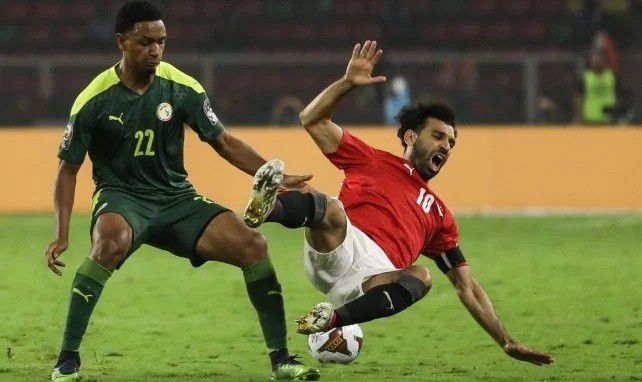 Abdou Diallo à la lutte avec Mo Sallah