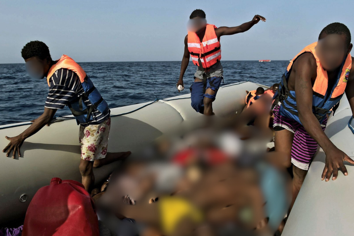 migrants-3-1-905x613