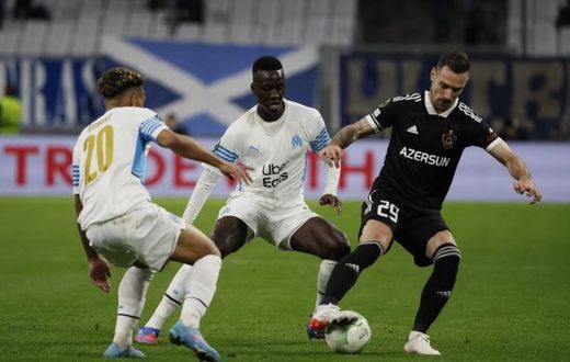 Le milieu de terrain Pape Guèye face à Qarabaq