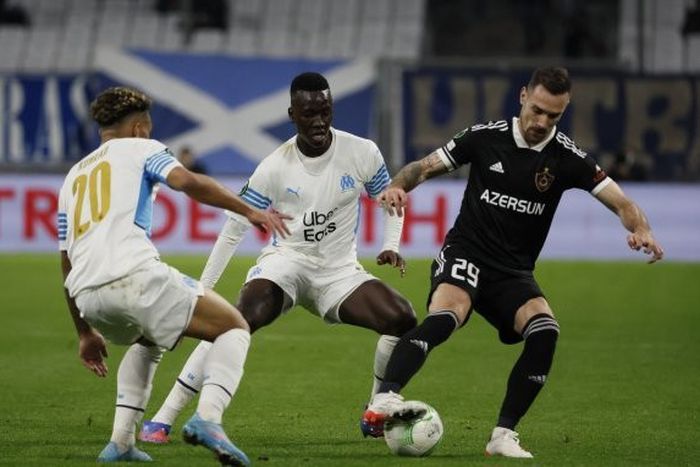 Le milieu de terrain Pape Guèye face à Qarabaq