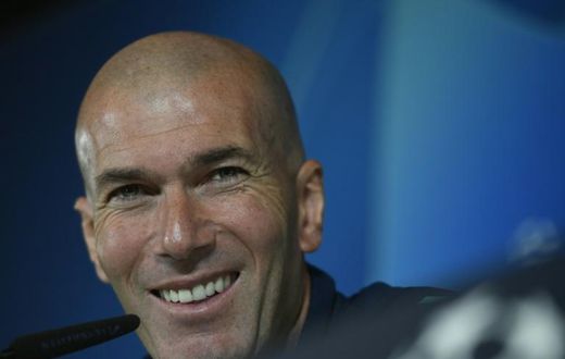 Real Madrid coach Zinedine Zidane insists he wants Welsh striker Gareth Bale to remain at the club